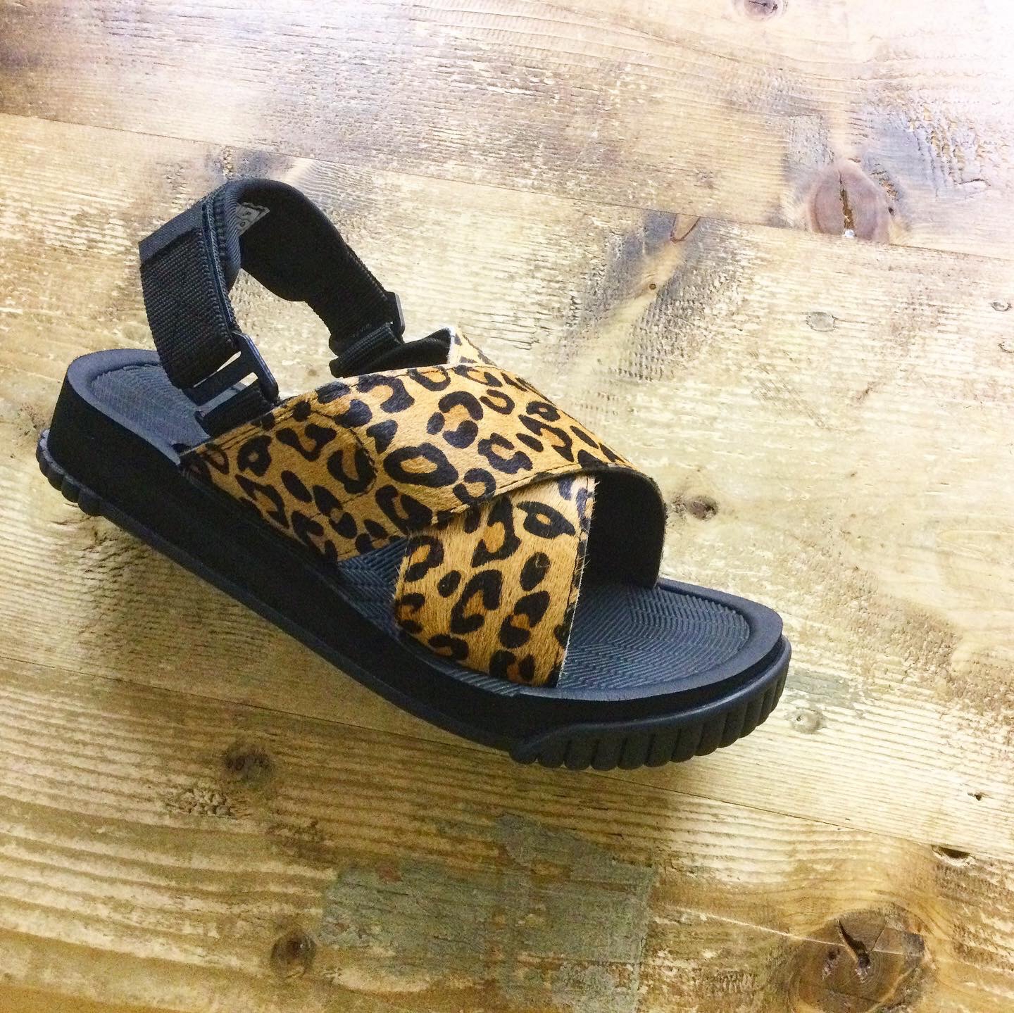 SHAKA / FIESTA COWHAIR LEOPARD [for women] | FLOSSY フラッシー