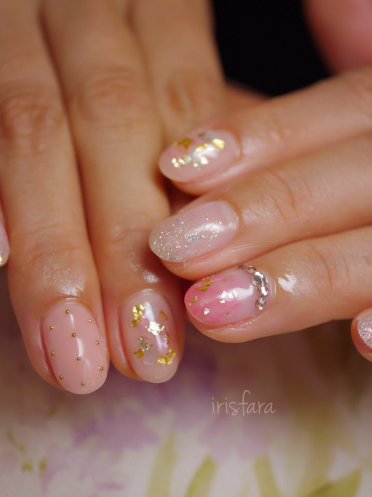 ラメグラデ Nail Salon Iris Fara ネイルサロンイリスファーラ 国立市 心を満たすネイルを指先に