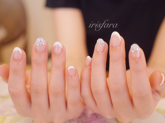 ホワイトフレンチ Nail Salon Iris Fara ネイルサロンイリスファーラ 国立市 心を満たすネイルを指先に