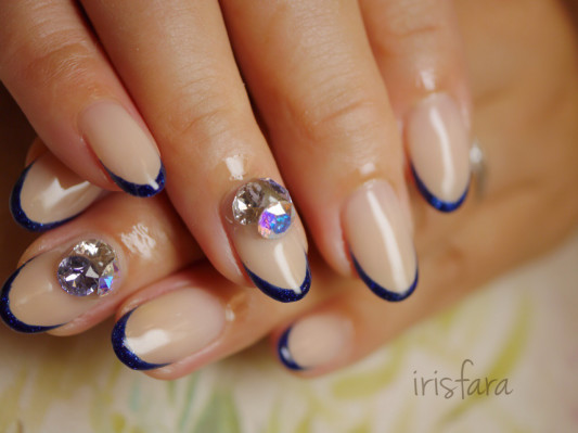 細フレンチ Nail Salon Iris Fara ネイルサロンイリスファーラ 国立市 心を満たすネイルを指先に