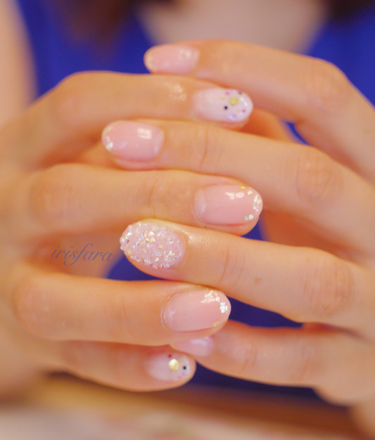 夏のホワイトネイル Nail Salon Iris Fara ネイルサロンイリスファーラ 国立市 心を満たすネイルを指先に