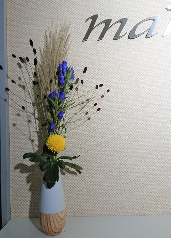 もうすぐお月見 Beauty Barber Mahoroba