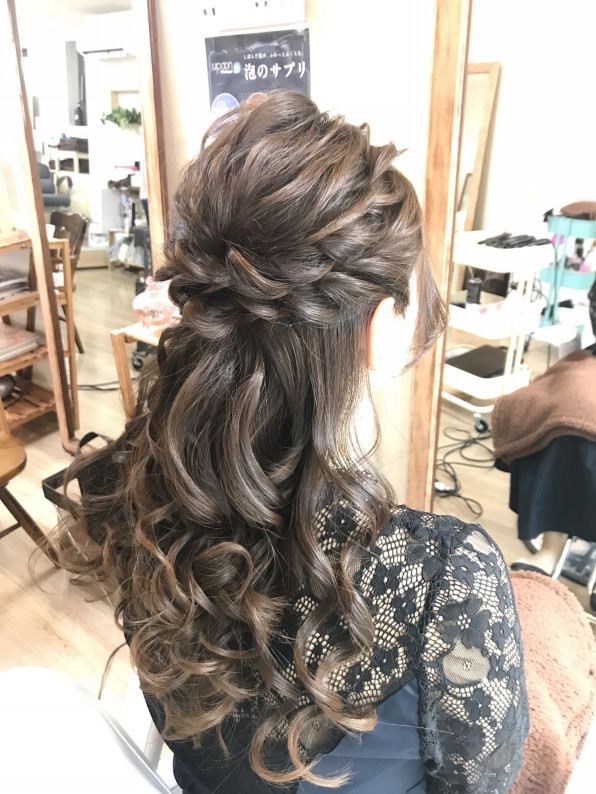 ふんわりヘアー ヘアループ 立川駅徒歩3分 公式 Hair Set Spa Roquat Salon ヘアセット スパ ロカットサロン 出張ヘアメイク ブライダルヘアメイク 着付け 撮影などのオーダーも承ります