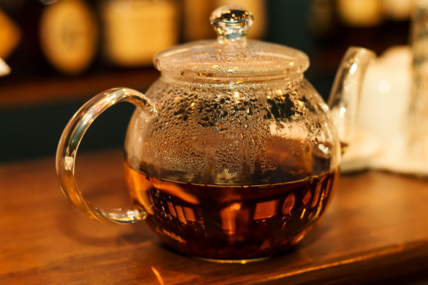 紅茶 緑茶 色の違いとカテキン あらりえのカラーセラピーフード