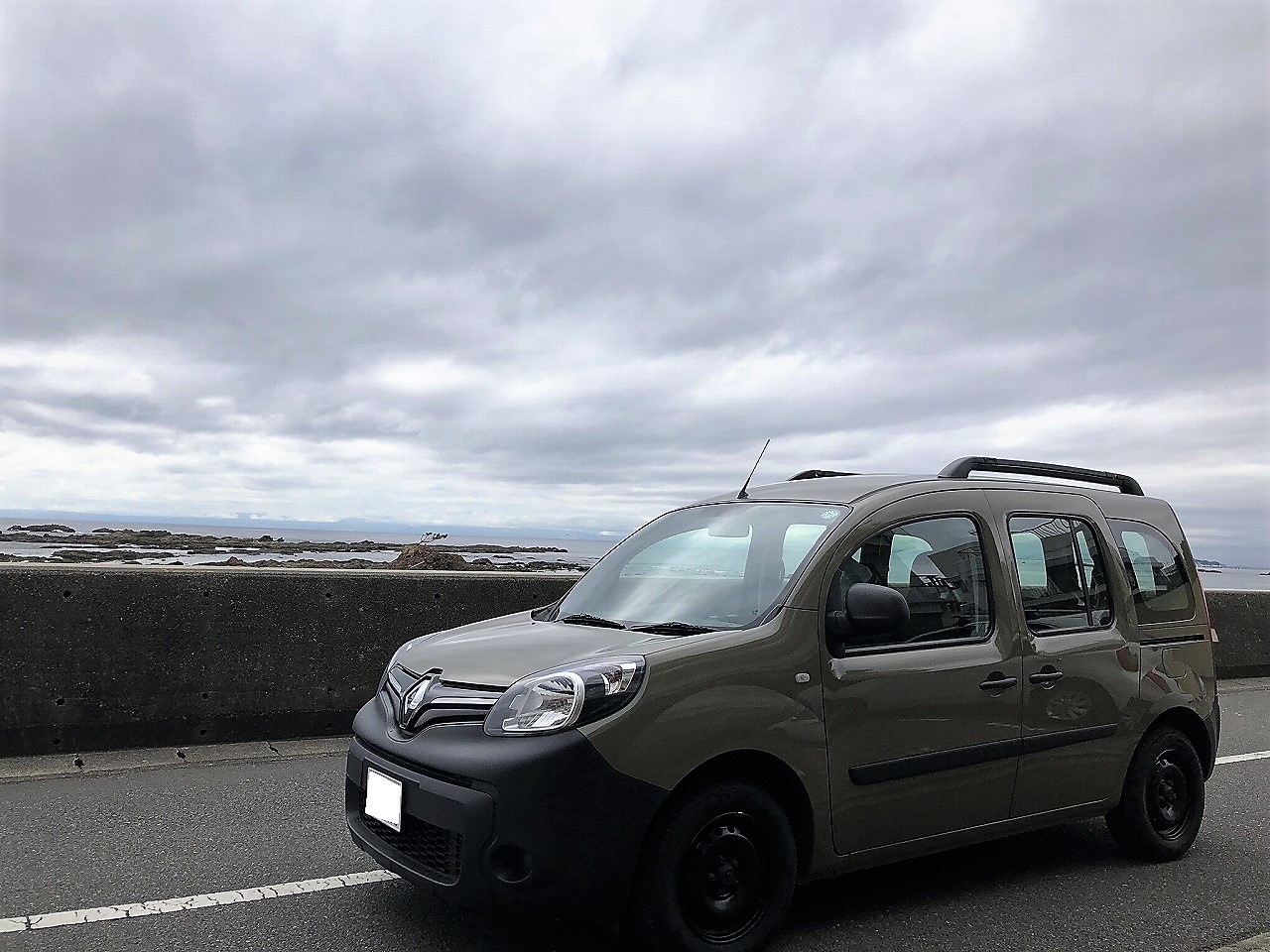 カングー レ・クルール：カーキ | KANGOO de BLOG