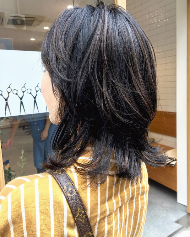 レイヤーカットにハイライトで立体的に 平間の髪と頭皮に優しい美容院シャルール Chaleur