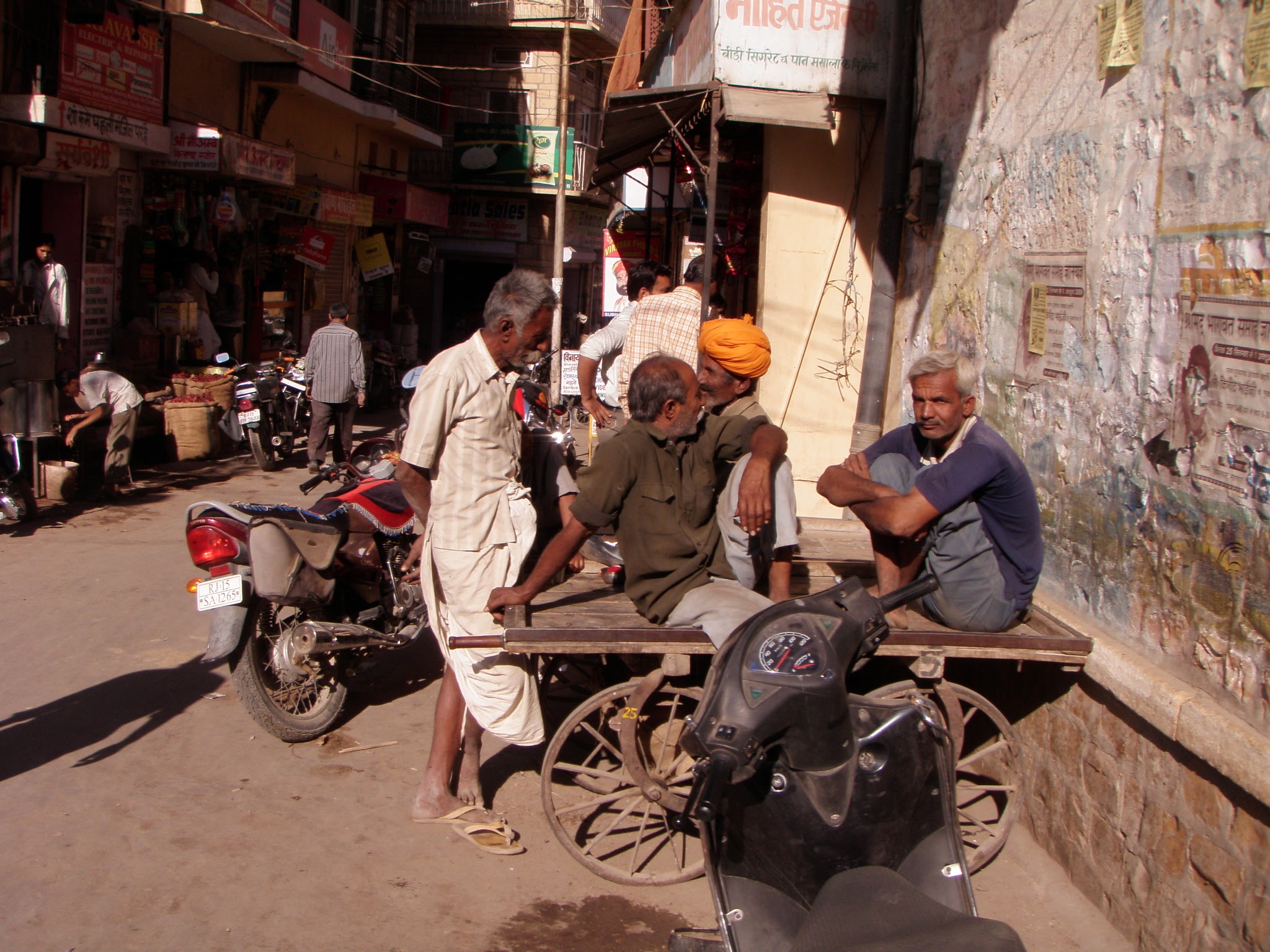 7月11日(水)は、お休みさせて頂きます。 世界の料理とお酒『ハヤシ商店』