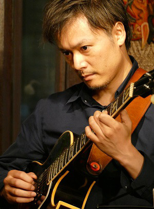 9月25日 金 大野こうじ 高木鏡之介ジャズギターデュオライブ Bar Music福耳 9月25日 金 大野こうじ 高木鏡之介ジャズギターデュオライブ Bar Music福耳