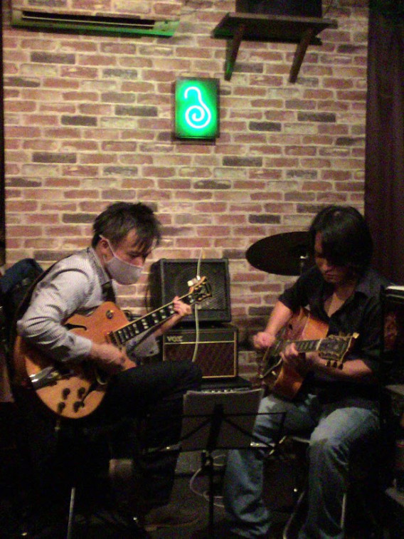 9月25日大野こうじ 高木鏡之介デュオライブありがとうございました Bar Music福耳 9月25日大野こうじ 高木鏡之介デュオライブありがとうございました Bar Music福耳