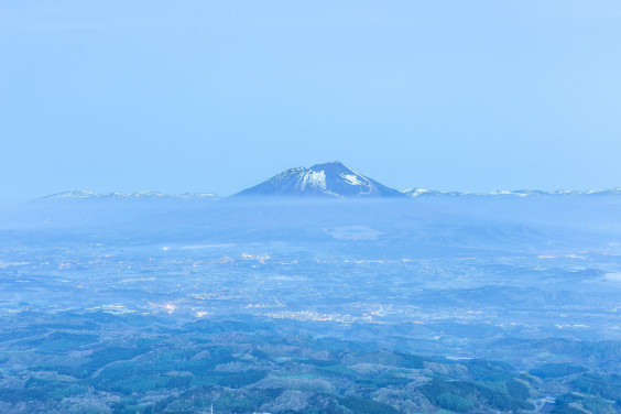 岩手山与姬神山 遠風報