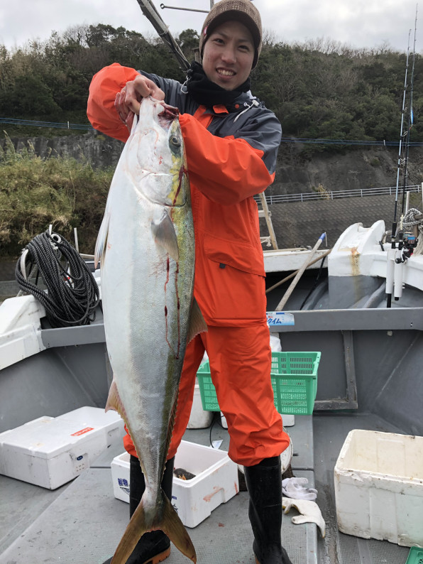 ブリ釣り 2回目です 天草釣り船 天洋丸 天草の海で大物狙って見ませんか