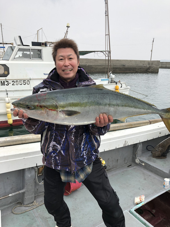 ブリ釣り 天草釣り船 天洋丸 天草の海で大物狙って見ませんか