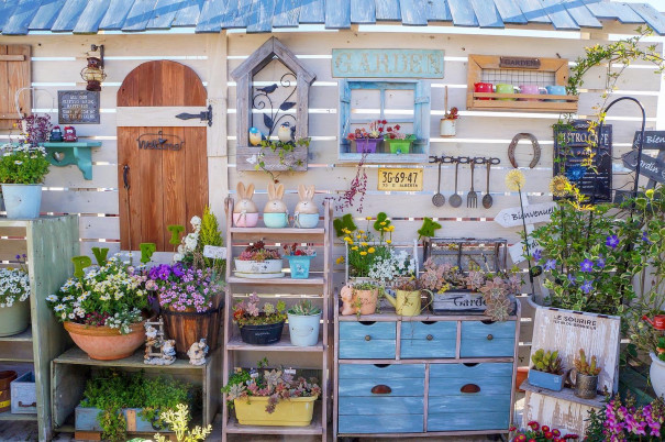 あの人の暮らしが素敵な理由 Diyで作り上げたプライベートな空間 ベランダガーデニングの楽しみ方 R 6cafeさん ムクリ Mukuri