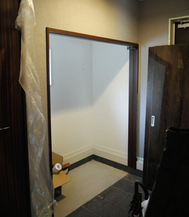 暮らしのインテリア 明るく使いやすく 収納の扉を外して変化した玄関スペース 築１２年の建売住宅をdiyする暮らし Asasa0509さん ムクリ Mukuri