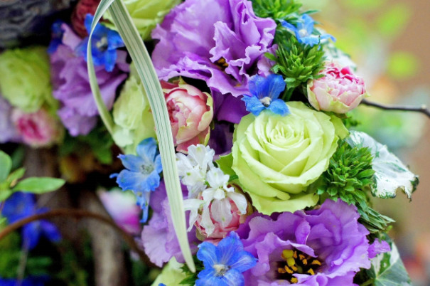 暮らしの中のお花 梅雨の時期でも清々しい印象のお花 生け方一つで変わるお家の雰囲気 トルコキキョウ ムクリ Mukuri