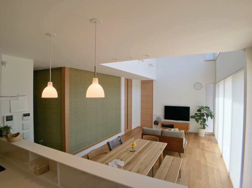 空をつかまえる家 開放感抜群のリビング A O Homeさんのリビング ダイニングを探索 住友林業 無垢 吹き抜け ムクリ Mukuri 空をつかまえる家 開放感抜群のリビング A O Homeさんのリビング ダイニングを探索 住友林業 無垢 吹き抜け ムクリ Mukuri