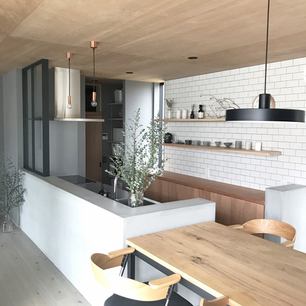 暮らしのインテリア 満足のいく家づくりは 相性探し からすべてが始まる シンプルで無機質な空間づくり Aico 1130さん ムクリ Mukuri