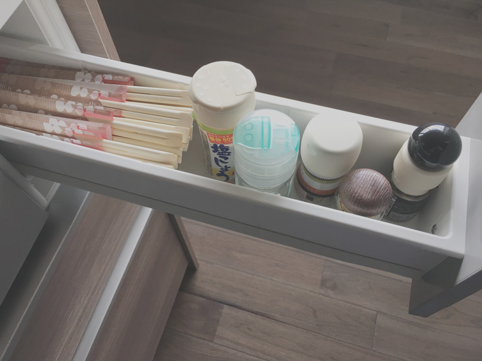 デザインと機能性を持ち合わせたキッチン Yo Shiieさんのキッチンを探索 Toto ミッテ Mitte ムクリ Mukuri