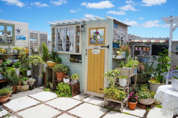 あの人の暮らしが素敵な理由 Diyで作り上げたプライベートな空間 ベランダガーデニングの楽しみ方 R 6cafeさん ムクリ Mukuri あの人の暮らしが素敵な理由 Diyで作り上げたプライベートな空間 ベランダガーデニングの楽しみ方 R 6cafeさん ムクリ Mukuri