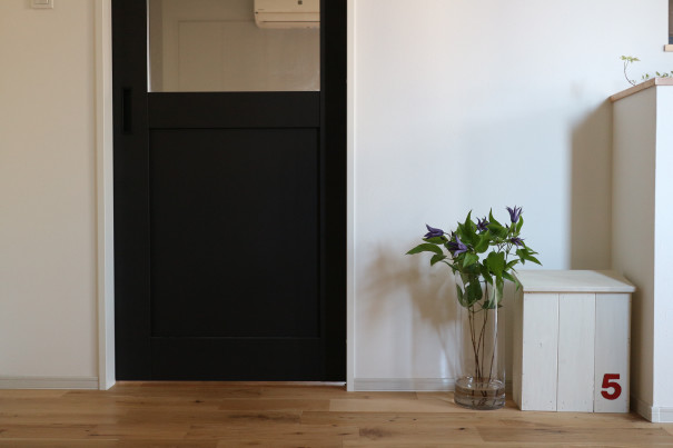 暮らしのインテリア 目指していた空間 がそこにある 心がほのぼのとする玄関まわり よりよく住める 大人 のリフォーム Happa To Ieさん ムクリ Mukuri