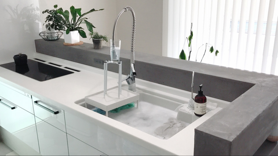 無機質の中にも柔らかみのあるキッチン K S 4693 さんのキッチンを探索 Panasonic パナソニック ラクシーナ モールテックス ムクリ Mukuri