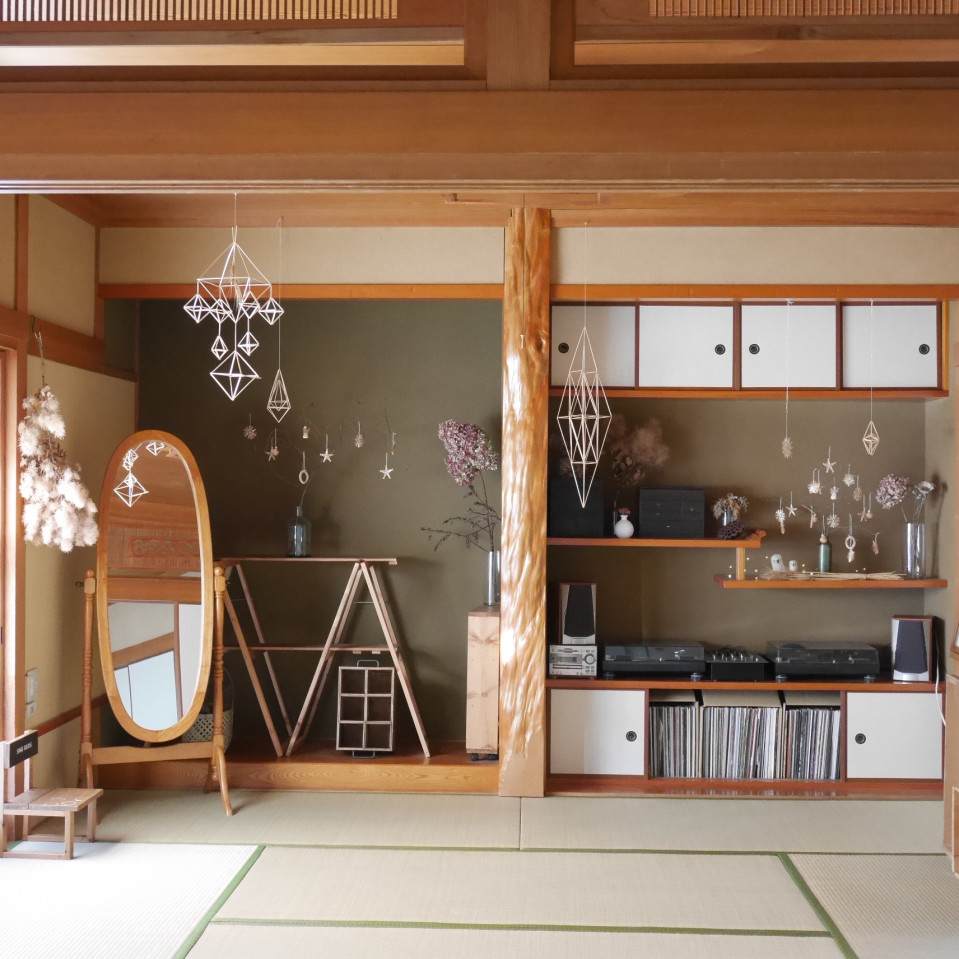 あの人の暮らしが素敵な理由 家族の時間をいつくしみ おうちに寄り添う 古い家の暮らしを楽しむ Sacha Sng Laboratoryさん ムクリ Mukuri あの人の暮らしが素敵な理由 家族の時間をいつくしみ おうちに寄り添う 古い家の暮らしを楽しむ Sacha Sng Laboratoryさん ムクリ Mukuri