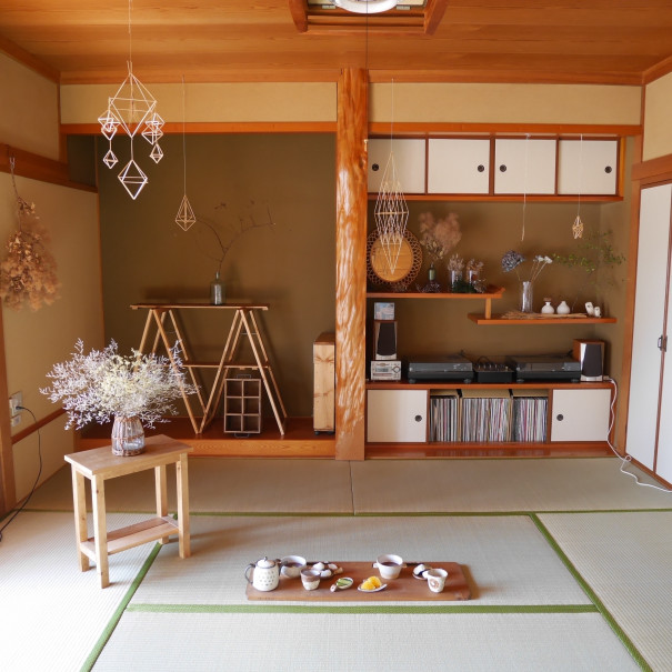 あの人の暮らしが素敵な理由 家族の時間をいつくしみ おうちに寄り添う 古い家の暮らしを楽しむ Sacha Sng Laboratoryさん ムクリ Mukuri あの人の暮らしが素敵な理由 家族の時間をいつくしみ おうちに寄り添う 古い家の暮らしを楽しむ Sacha Sng Laboratoryさん ムクリ Mukuri