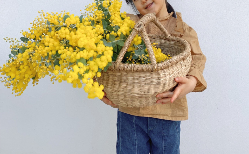 あの人の暮らしが素敵な理由 ありがとう の気持ちを贈るしあわせの黄色いお花 ミモザのある暮らし Flow Hayukaさん ムクリ Mukuri