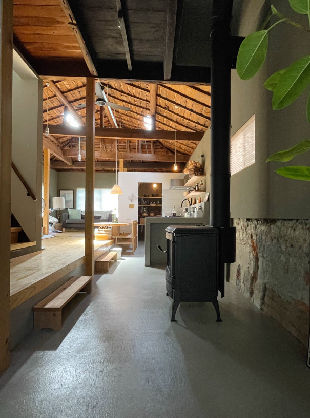 暮らしのインテリア リノベーションで一からつくり上げた間仕切りのない土間続きの玄関 受け継ぎながら暮らすということ Pinor Homeさん ムクリ Mukuri 暮らしのインテリア リノベーションで一からつくり上げた間仕切りのない土間続きの玄関 受け継ぎながら暮らすということ Pinor Homeさん ムクリ Mukuri