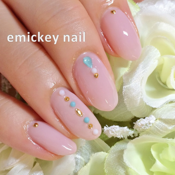 シンプルヌーディーエスニックネイル Emickey Nail