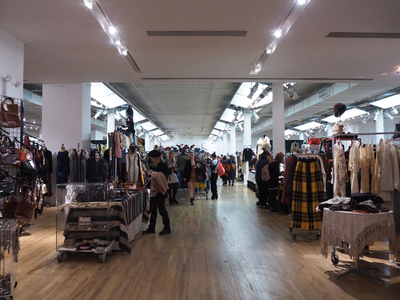 onitsuka tiger pavilion