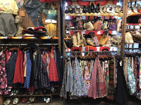 沖縄の古着屋さん Rhodon