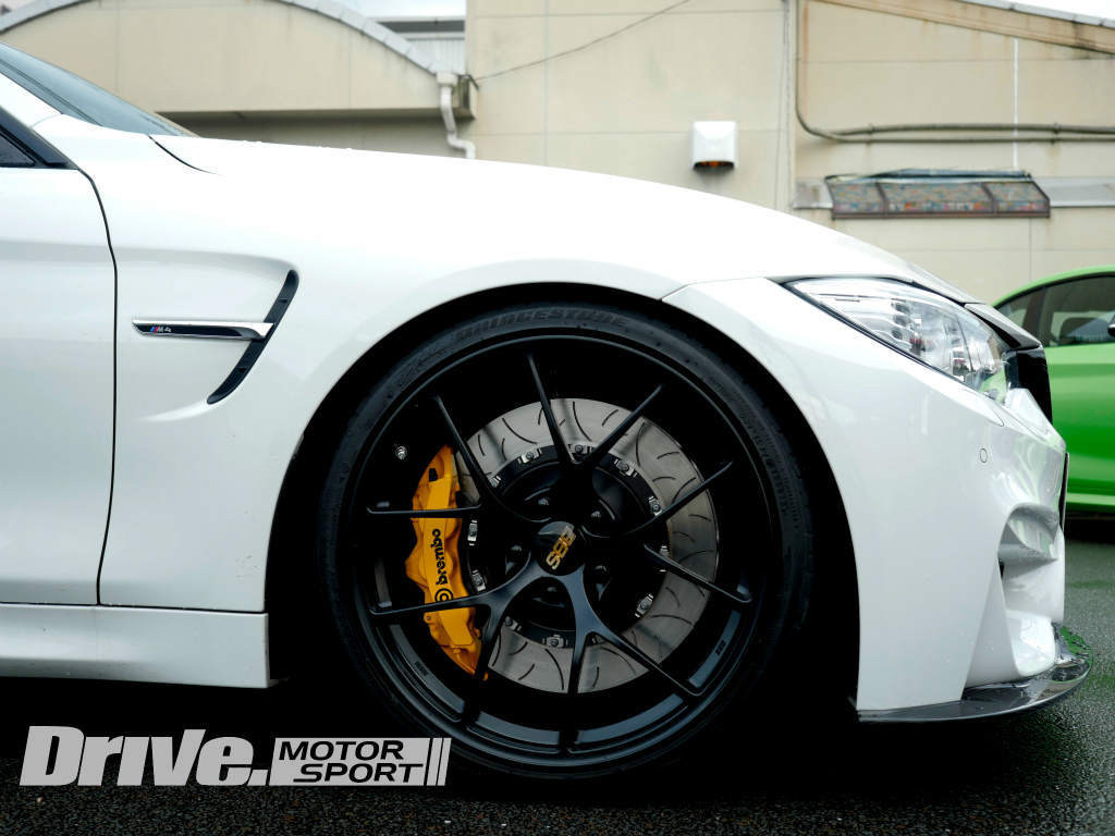 F82 M4 に Brembo GT フロント 6ポット 405ｍｍ リア 4ポット 380ｍｍ | Drive. Motor Sport