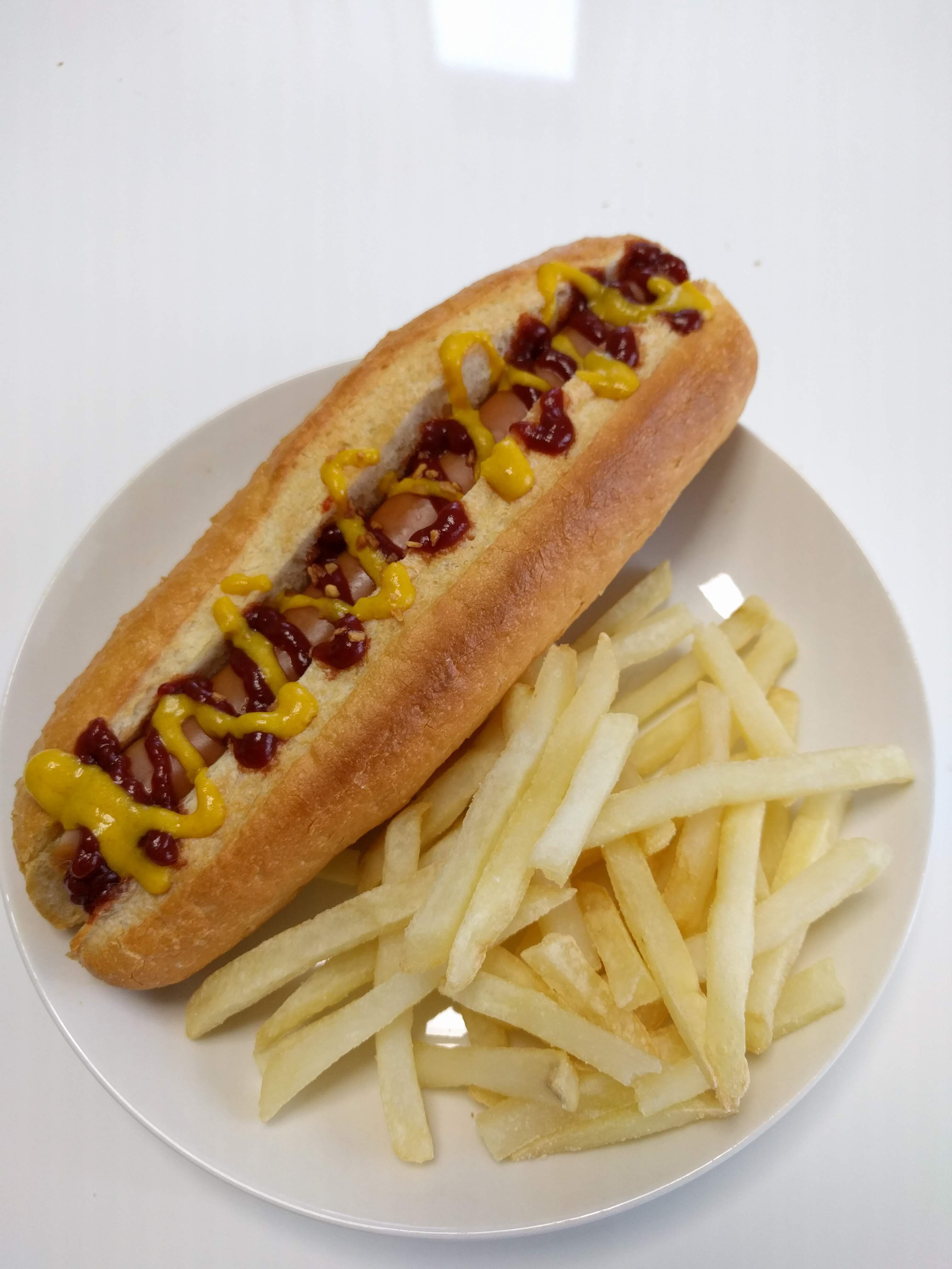 ホットドッグ 猫に逢えるカフェ 『ねこのひたい』