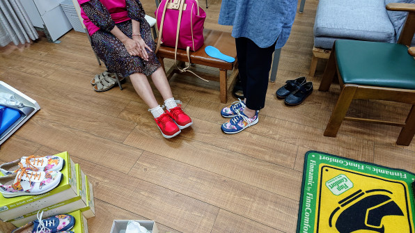 歩けることは幸せです 歩くことは生きること 健康靴のオリオン 歩けることは幸せです 歩くことは生きること 健康靴のオリオン