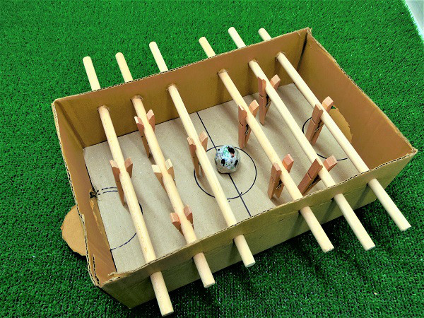 工作 Diyレシピ 段ボールサッカーゲーム盤のつくり方 こども工作教室 Tuquro 東京三鷹