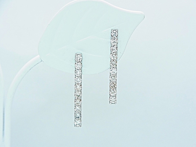 モダンなバーデザインダイヤモンドピアス | Jewelry AYUHA モダンなバーデザインダイヤモンドピアス | Jewelry AYUHA