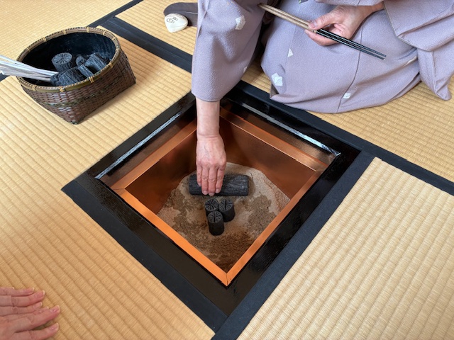 3月の稽古 釣釜 初炭手前・濃茶点前 | 裏千家 佐藤宗真茶道教室