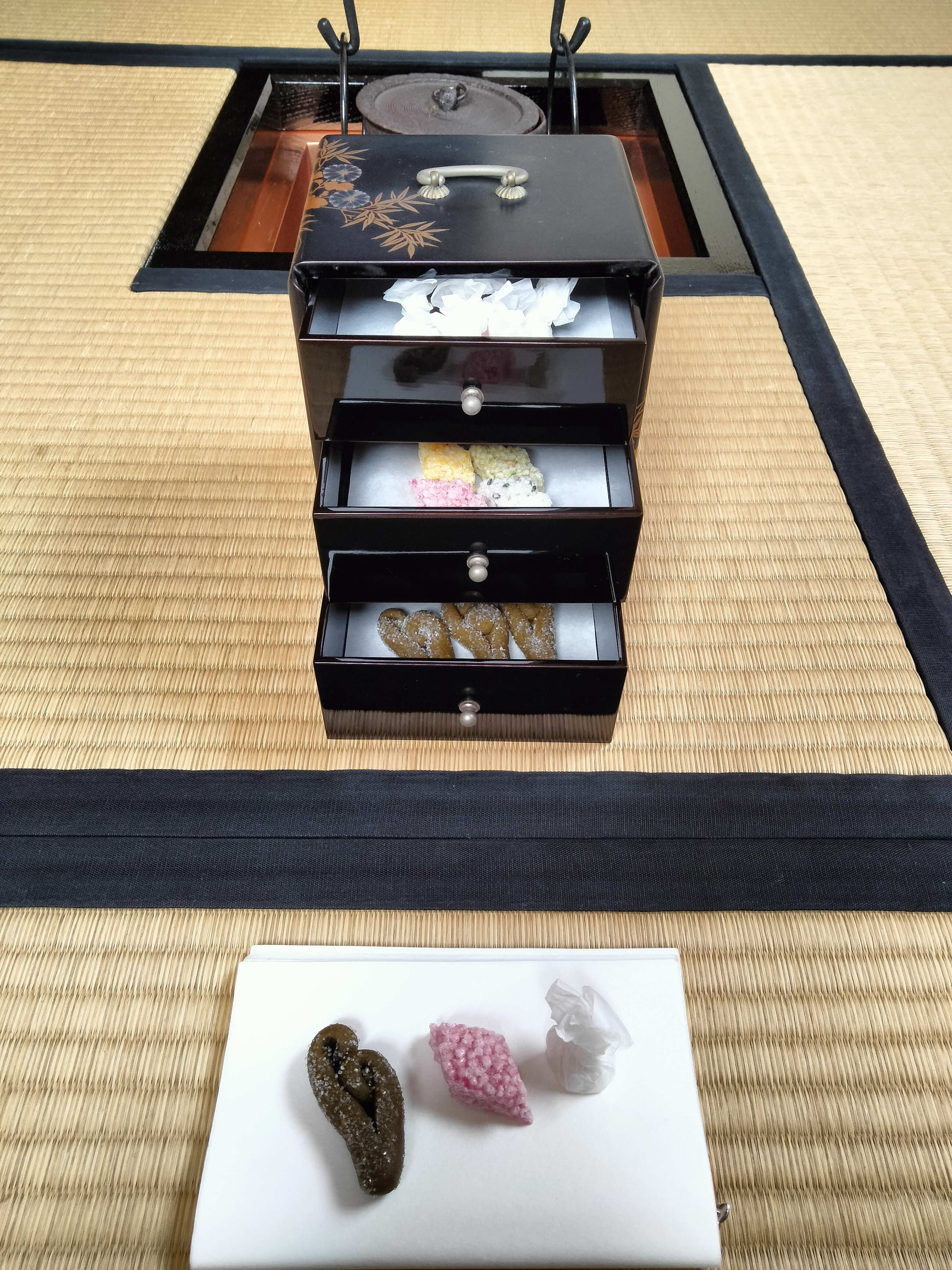 3月の稽古 釣釜 後炭手前・薄茶点前 | 裏千家 佐藤宗真茶道教室