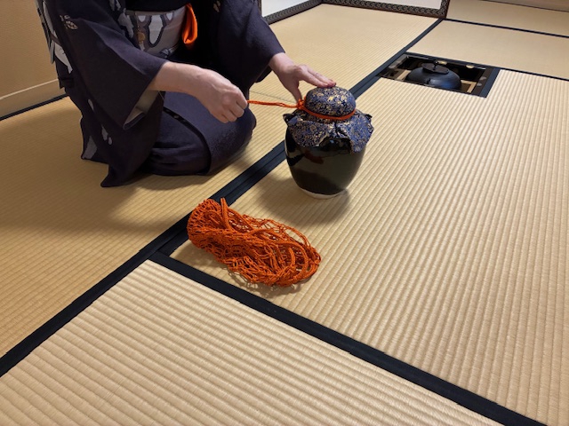 11月の稽古 千歳棚 濃茶点前・薄茶点前 | 裏千家 佐藤宗真茶道教室