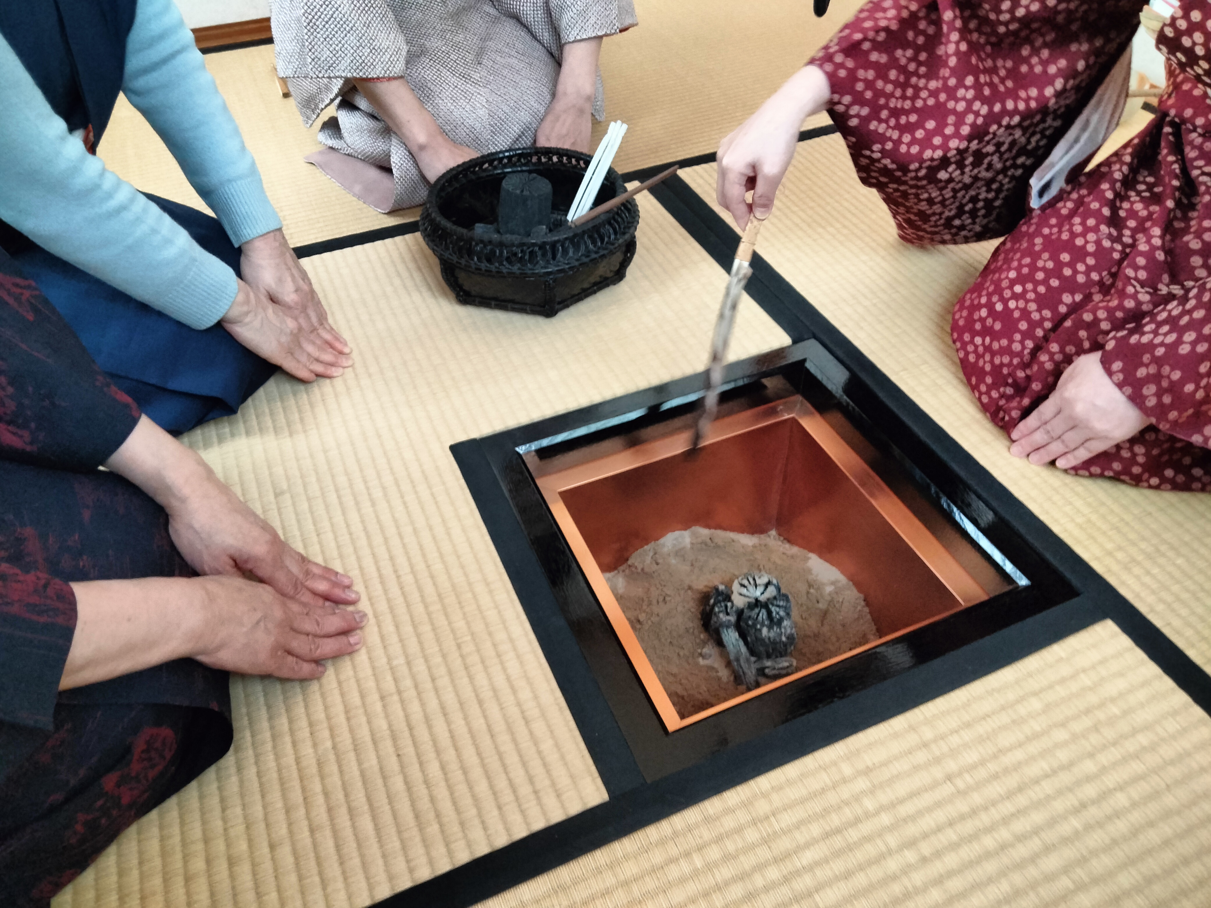 3月の稽古 釣釜 後炭手前・薄茶点前 | 裏千家 佐藤宗真茶道教室