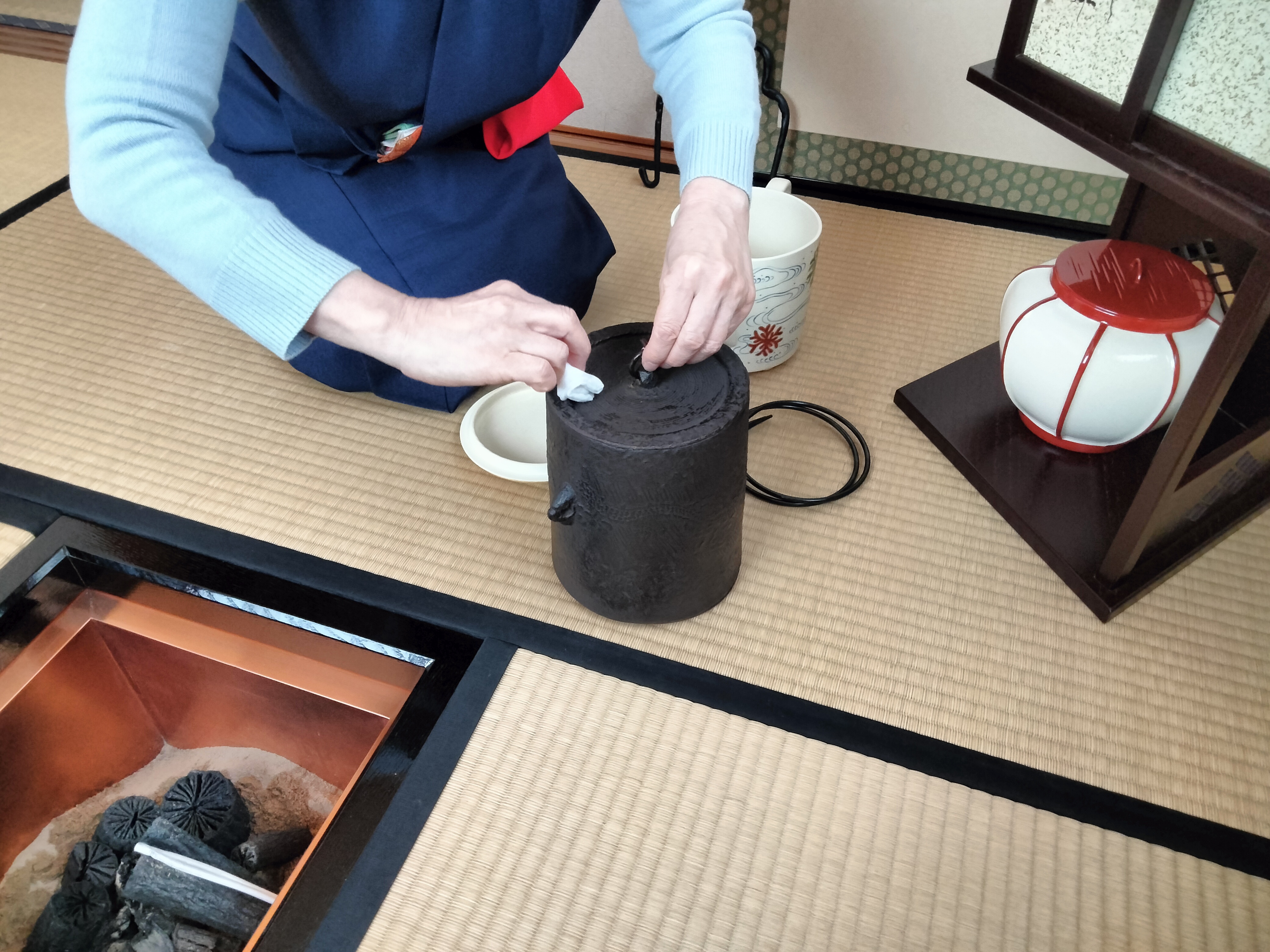 3月の稽古 釣釜 後炭手前・薄茶点前 | 裏千家 佐藤宗真茶道教室