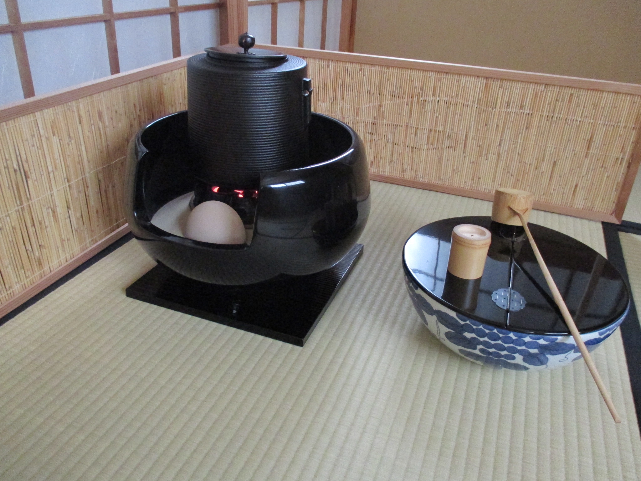 お値下げ‼️5669▲茶道具　風炉先　桐木地　波透かし　佐藤豊樵造 5669△茶道具風炉先桐木地波透かし佐藤豊樵造