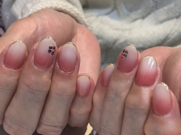 パラジェルでエアブラシ逆グラデーション 京橋美容室 ネイルサロン Stella Nail ネイリスト宮田