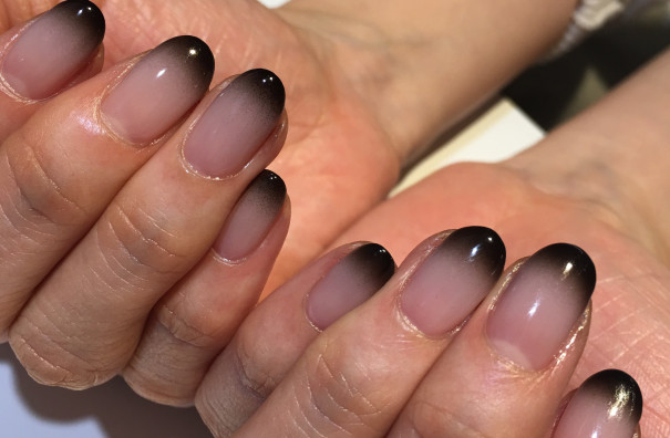 パラジェルで エアブラシピンクグラデネイル 京橋美容室 ネイルサロン Stella Nail ネイリスト宮田