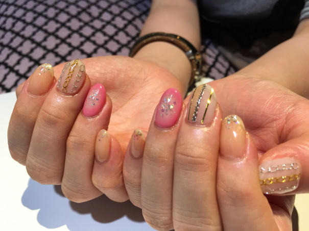 チェーンを使ったネイルデザイン 京橋美容室 ネイルサロン Stella Nail ネイリスト宮田