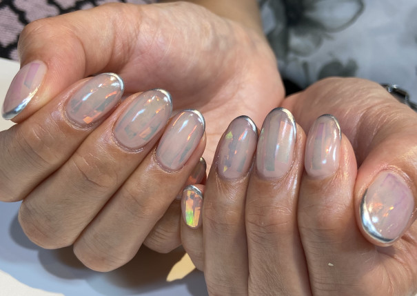 パラジェルでオーロラシートのフレンチネイル 京橋美容室 ネイルサロン Stella Nail ネイリスト宮田