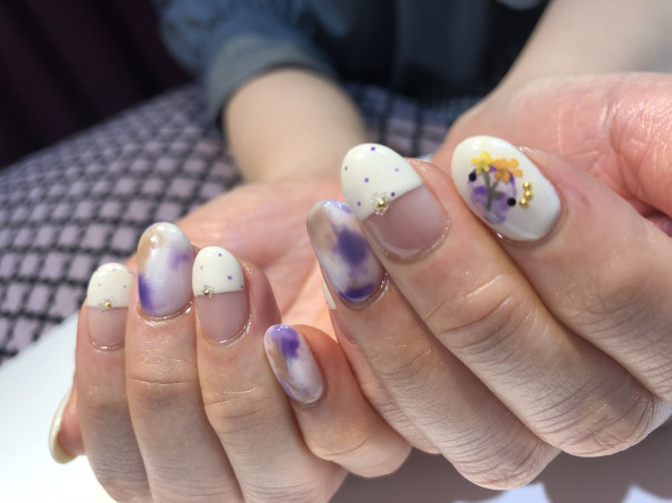 パラジェルで ニュアンスネイルとドットネイルのコラボデザイン 京橋美容室 ネイルサロン Stella Nail ネイリスト宮田