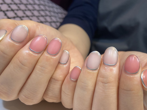 パラジェルでマット仕上げの囲みネイル 京橋美容室 ネイルサロン Stella Nail ネイリスト宮田