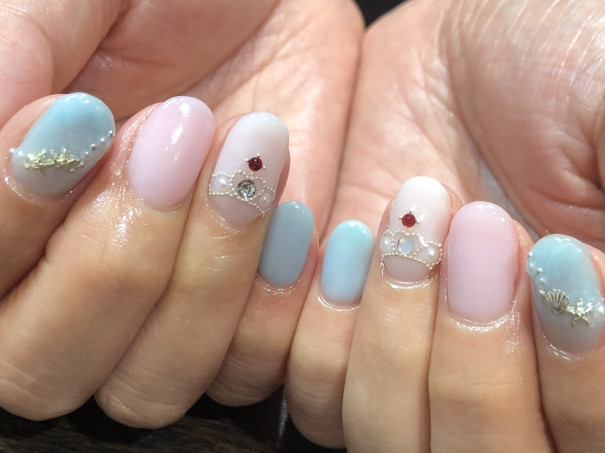 パラジェルで夏の王冠ネイル 京橋美容室 ネイルサロン Stella Nail ネイリスト宮田